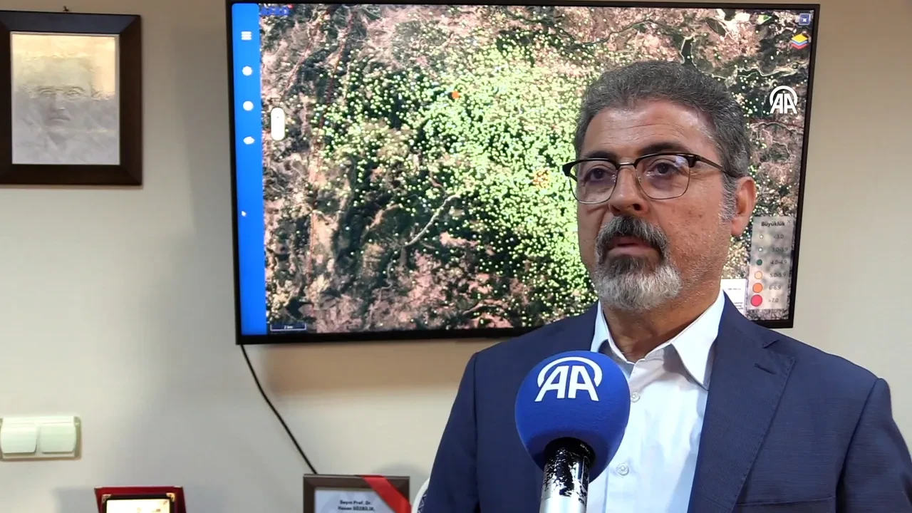 Sözbilir o bölgeyi işaret etti! 'Deprem fırtınası sürecek'