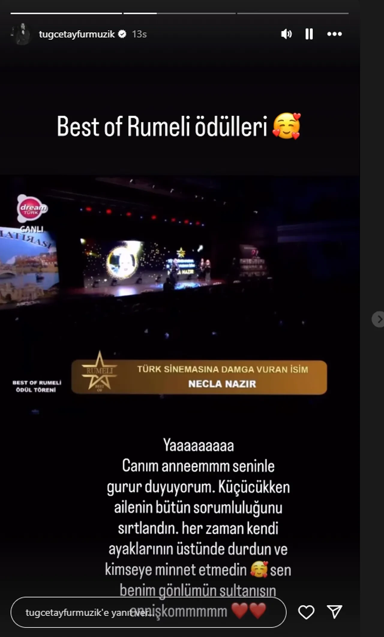 Tuğçe Tayfur, annesi Necla Nazır'ı övgü yağmuruna tuttu: Ailenin bütün sorumluluğunu sırtlandın