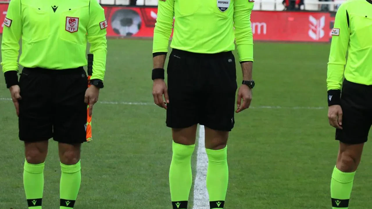 /spor/bahis-skandali-sonrasi-tff-harekete-gecti-galatasaray-trabzonspor-derbisine-yabanci-h-3259673