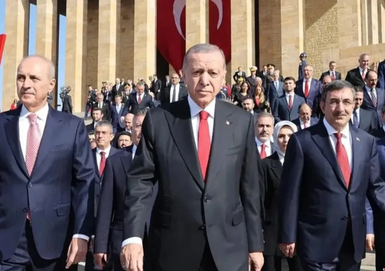 Cumhuriyet'in 102. yılında Erdoğan'dan dikkat çeken mesajlar ! 'Yolumuzdan dönmeyeceğiz'