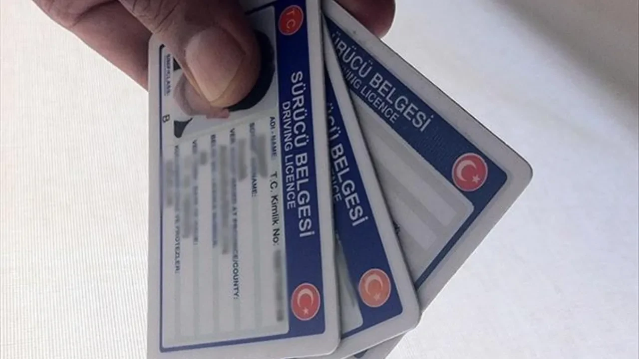 Ehliyet yenileme için son 2 gün! İşte 7 bin liranızı cebinizde bırakacak yol haritası