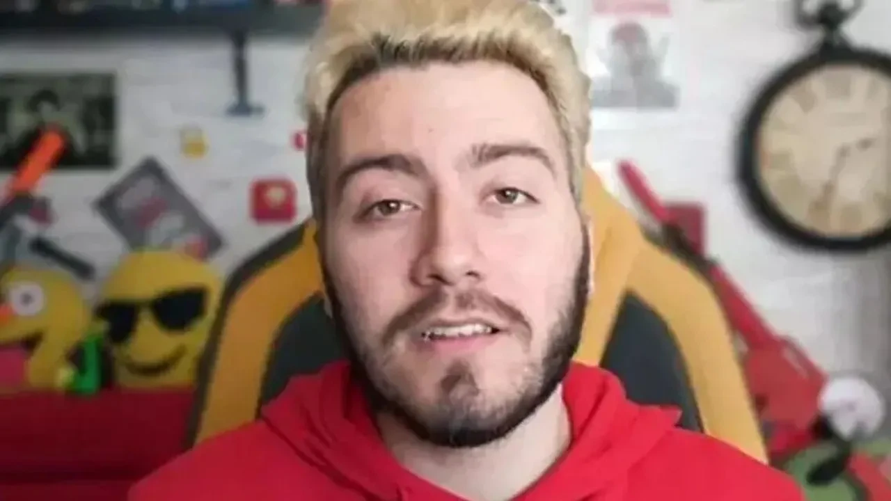 Enes Batur YouTube kanalı ile ilgili yeni hamle yaptı! Gözünü kırpmadan silmişti