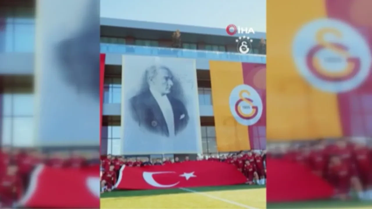 Galatasaraylı futbolculardan 29 Ekim Cumhuriyet Bayramı kutlaması