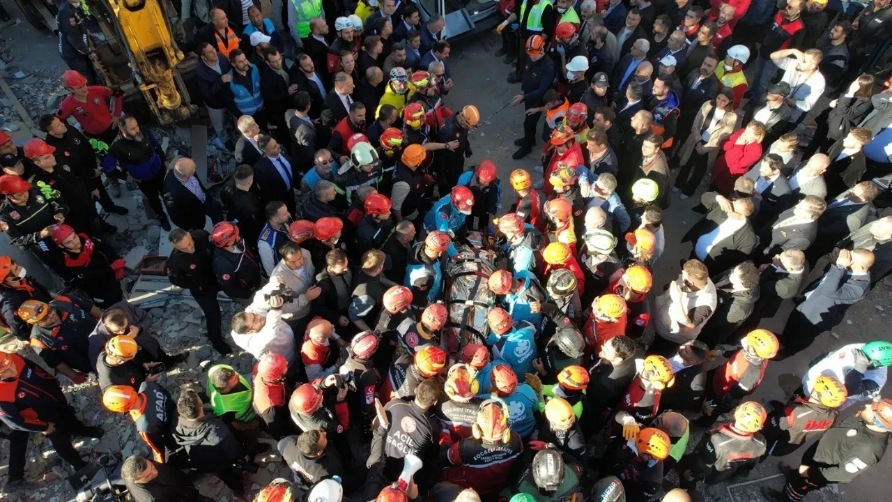 Gebze’de çöken binada Dilara Bilir sağ mı çıkarıldı son durum ne?