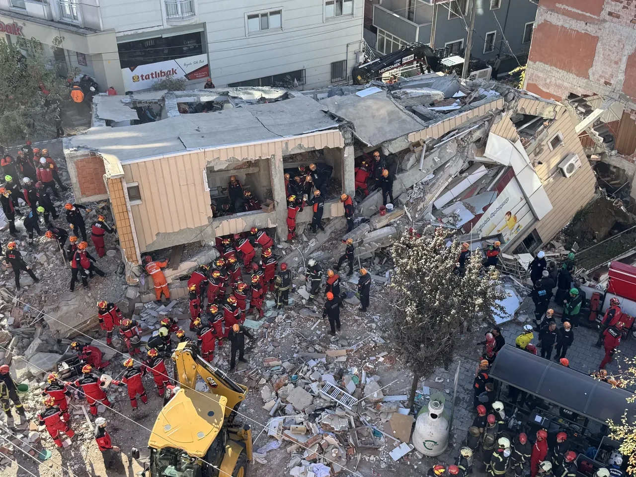 Gebze'de çöken binayla ilgili şoke eden iddia! Müeahhite 'çatlak var' demişler