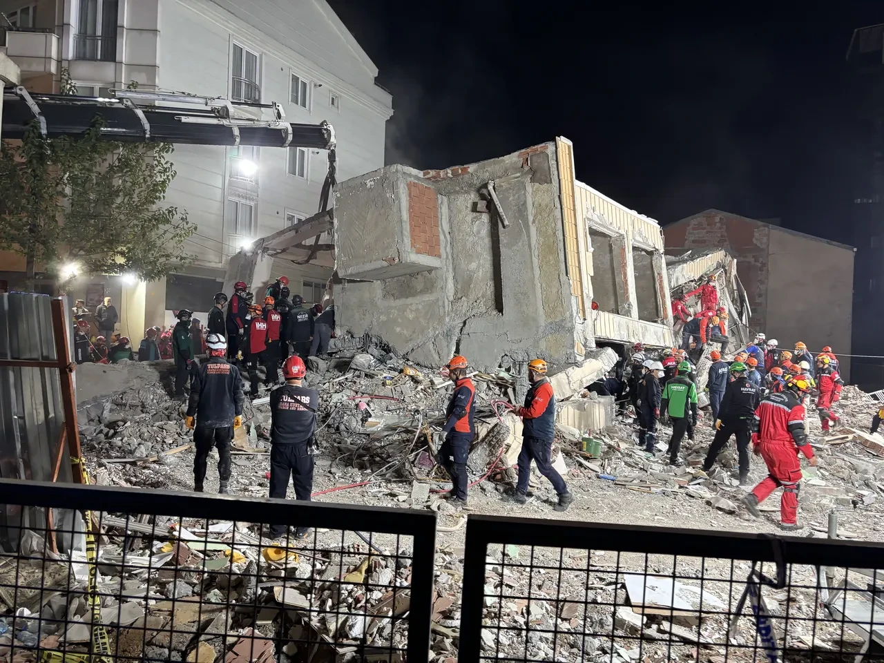 Gebze'de çöken binayla ilgili yeni gelişme! Adalet Bakanı Yılmaz Tunç duyurdu