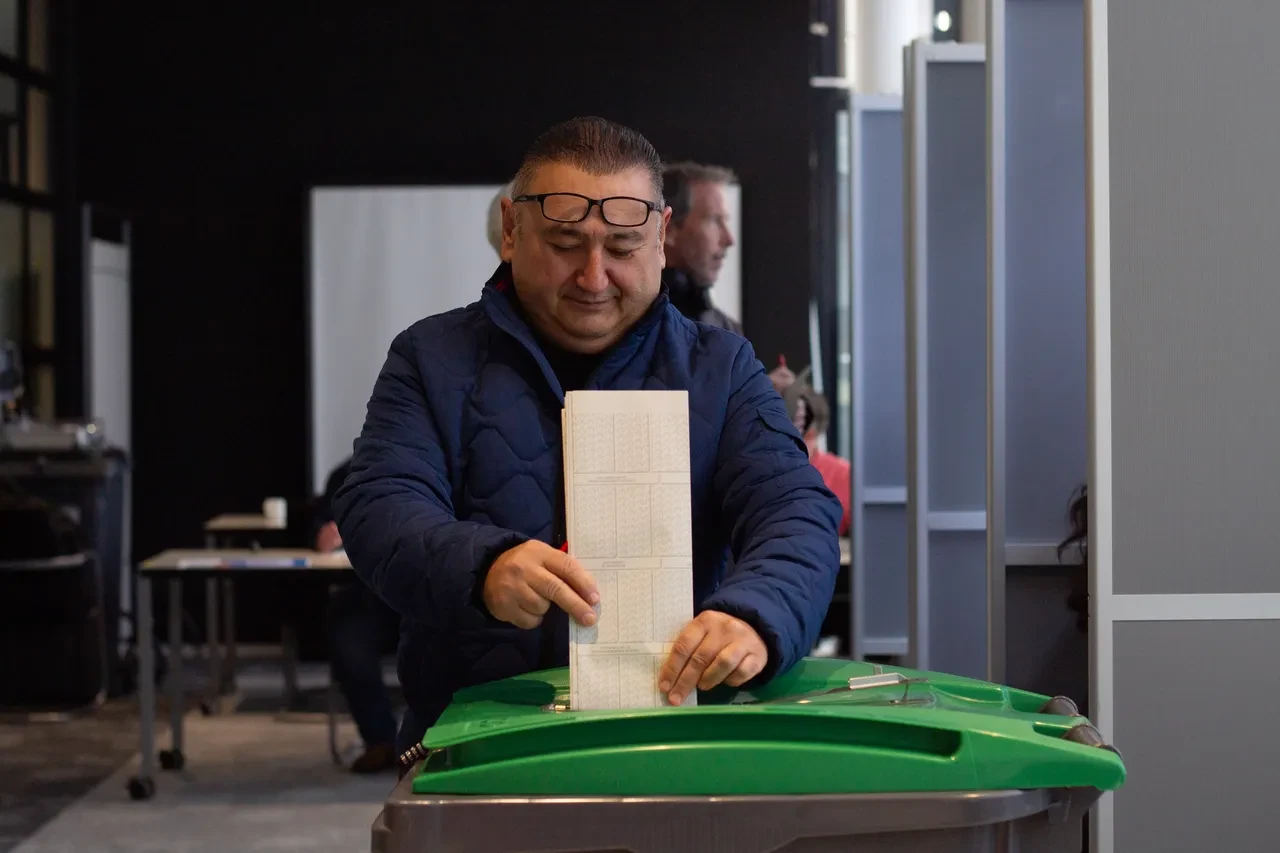 Hollanda'da genel seçimler için sandık başında: Türk kökenli 34 aday yarışta