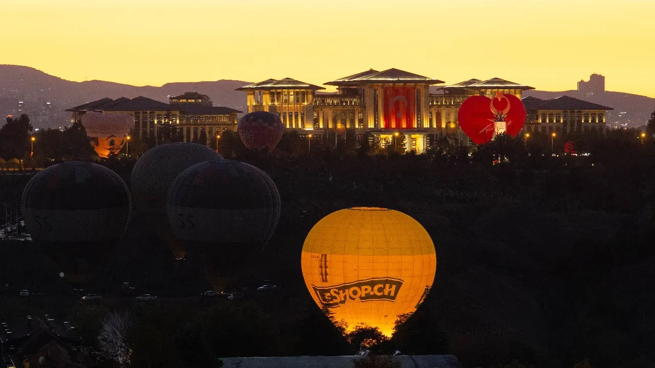 Külliye'de görsel şölen 29 Ekim'e özel sıcak hava balonu etkinliği
