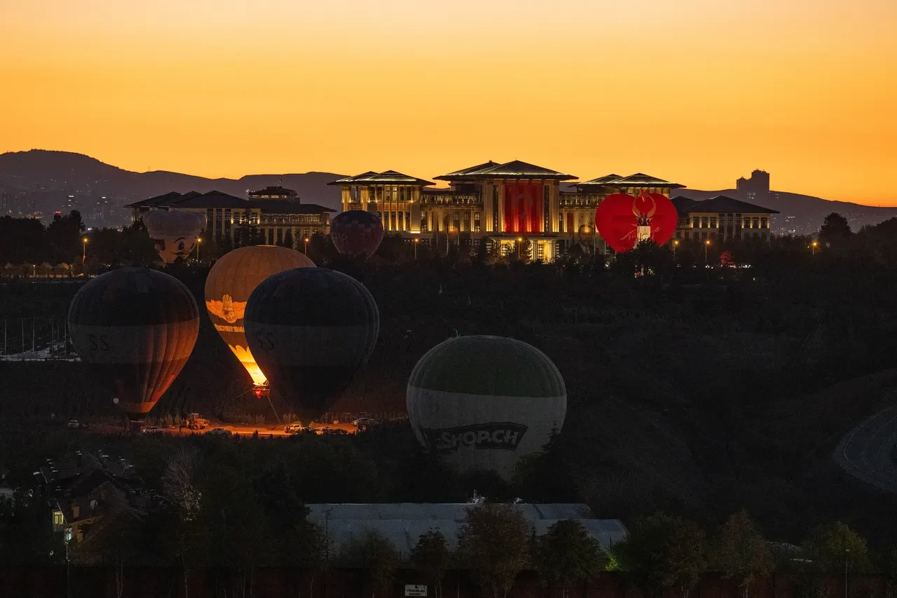 Külliye'de görsel şölen: 29 Ekim'e özel sıcak hava balonu etkinliği
