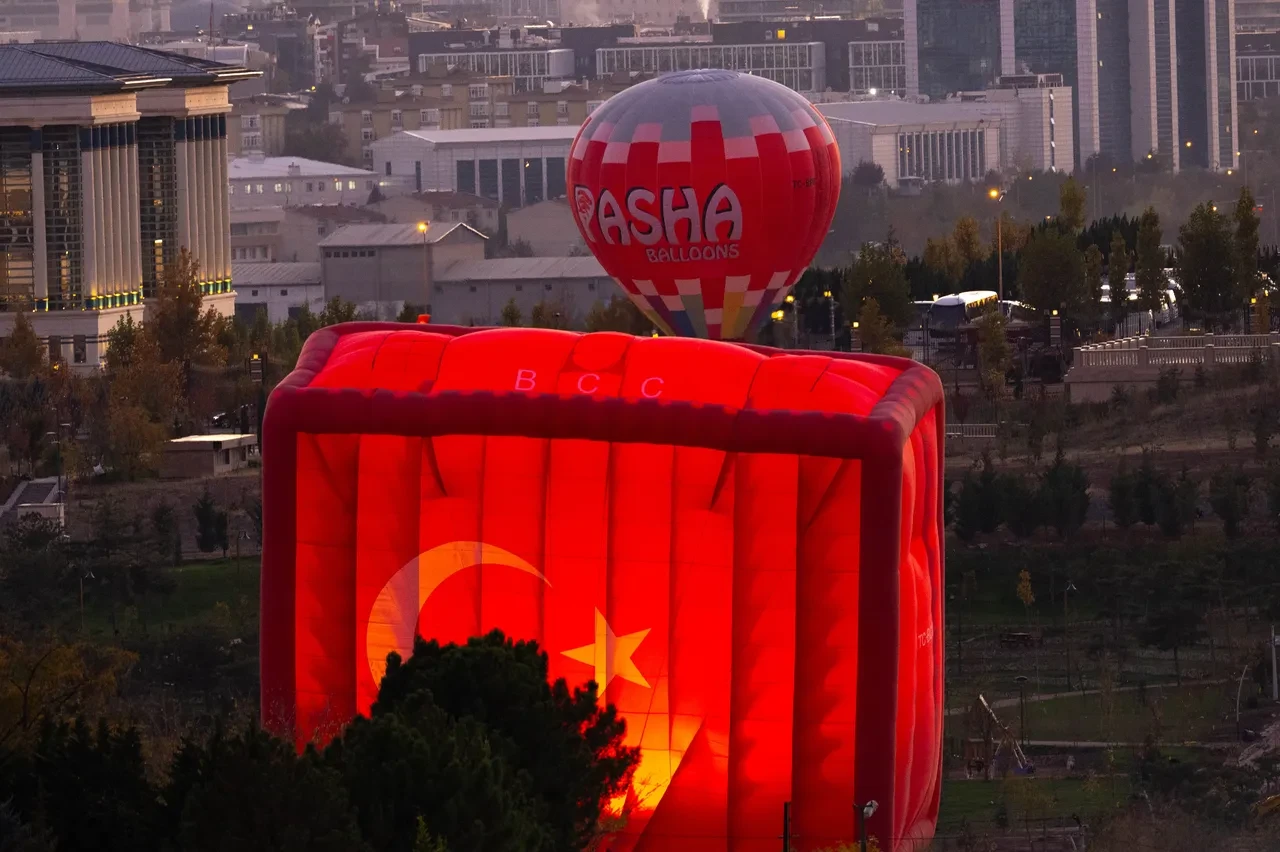 Külliye'de görsel şölen: 29 Ekim'e özel sıcak hava balonu etkinliği