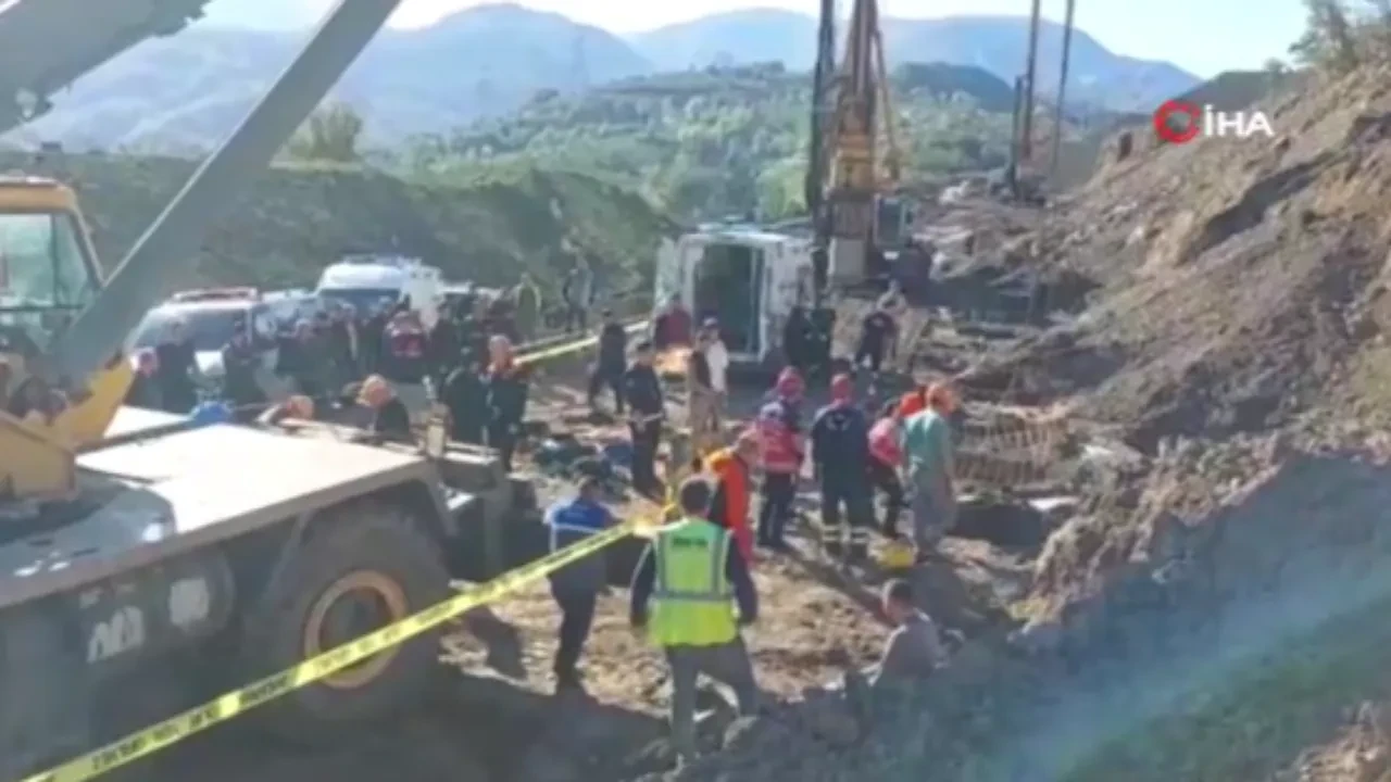 Kuyuya düşen işçinin cansız bedenini itfaiye çıkardı