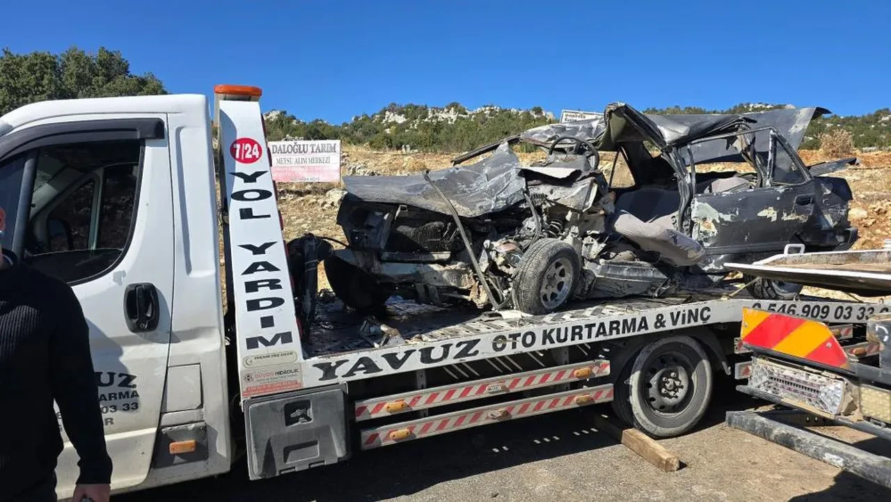 Mersin'de korkunç kaza! elma toplamaya giderken canlarından oldular