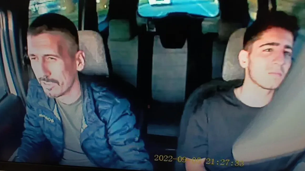 Önce öğretmeni sonra birbirlerini dolandırdılar! Emekli polisin radarına girince kaçamadılar