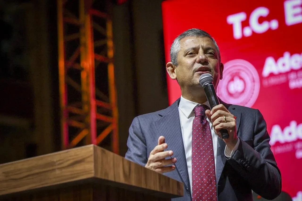 Özgür Özel'den casusluk operasyonuna tepki: CHP'den ajan çıkmaz