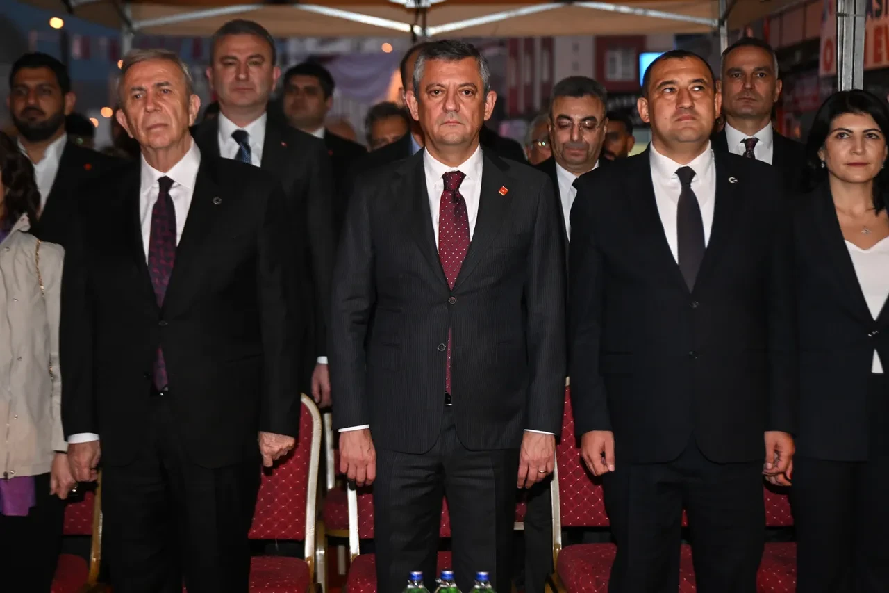 Özgür Özel'den casusluk operasyonuna tepki: CHP'den ajan çıkmaz