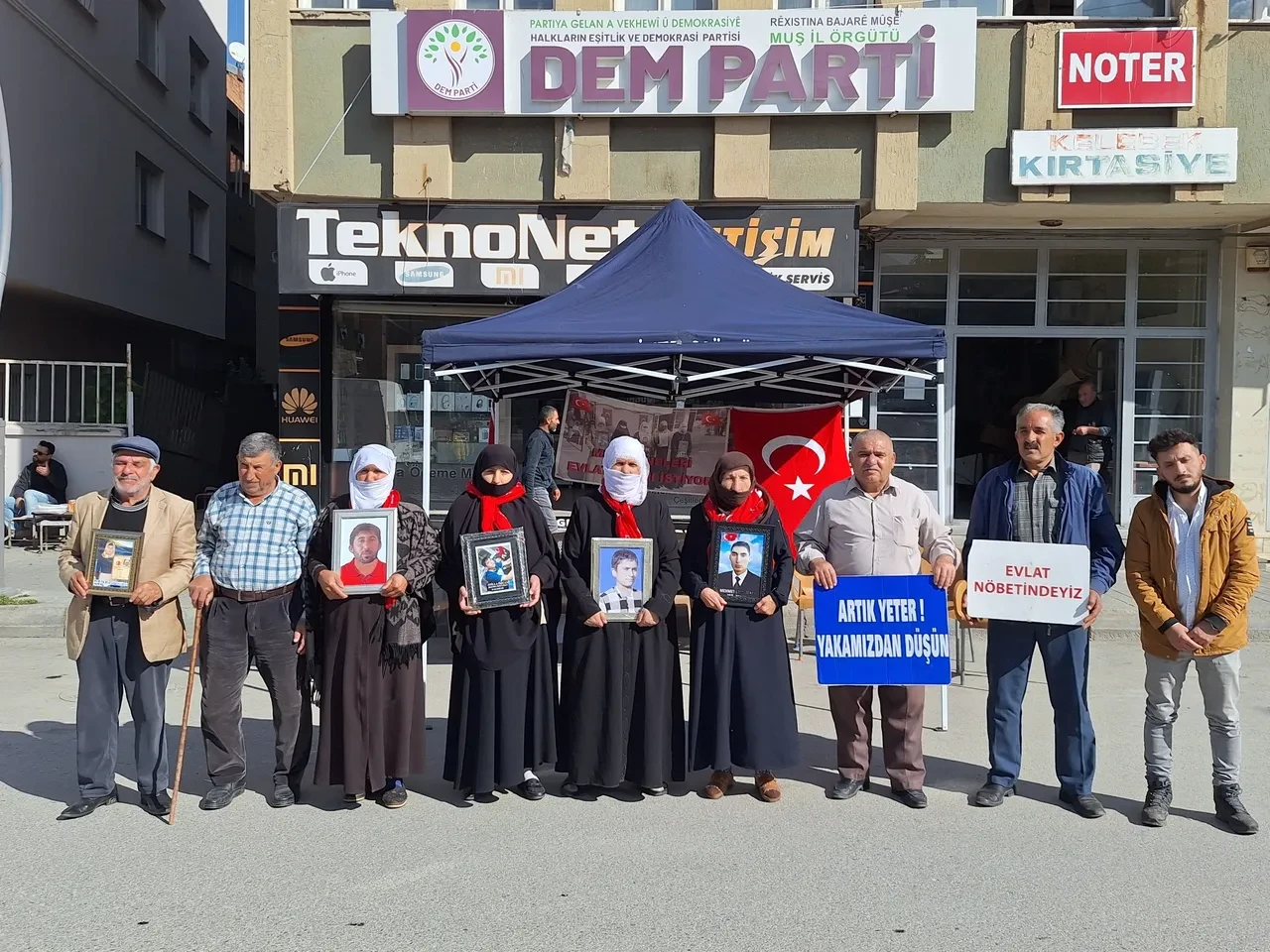 PKK terör örgütünün çekilmesi ailelerin umutlarını artırdı! 'Gelin teslim olun, bu yasadan faydalanın'