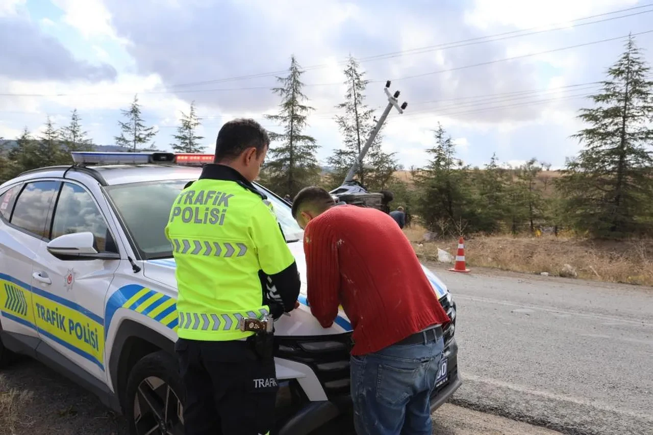 Tamir için bıraktığı aracıyla çırak taklalar attı! Araba ikiye katlandı