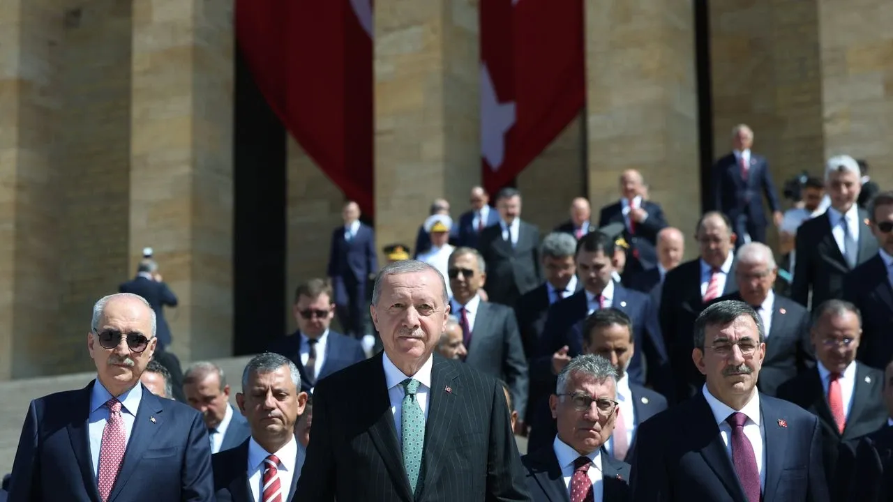 Türkiye Cumhuriyeti 102 yaşında: Bağımsızlık ateşinin coşkusu tüm yurdu sardı