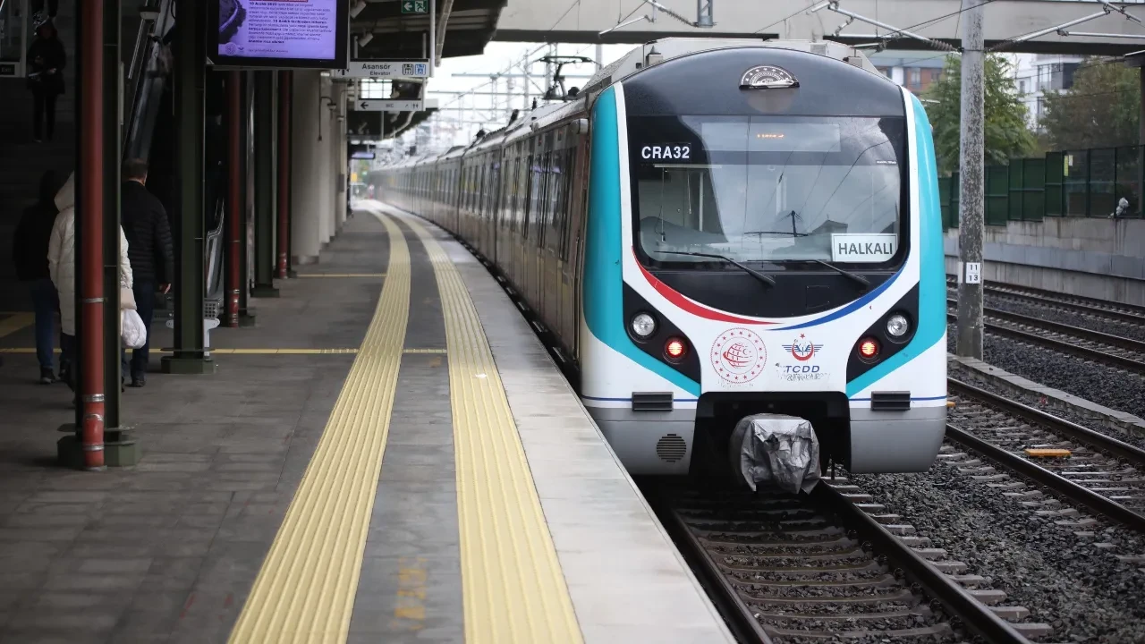 Ulaştırma ve Altyapı Bakanı Uraloğlu açıkladı! 'Marmaray, 12 yılda 1 milyar 430 milyon yolcuya hizmet verdi'