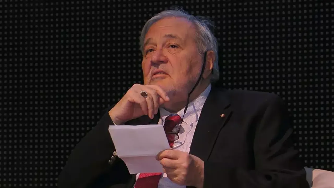 Ünlü tarihçi İlber Ortaylı paylaştı! İşte Cumhuriyet'in ilan edildiği orijinal belge