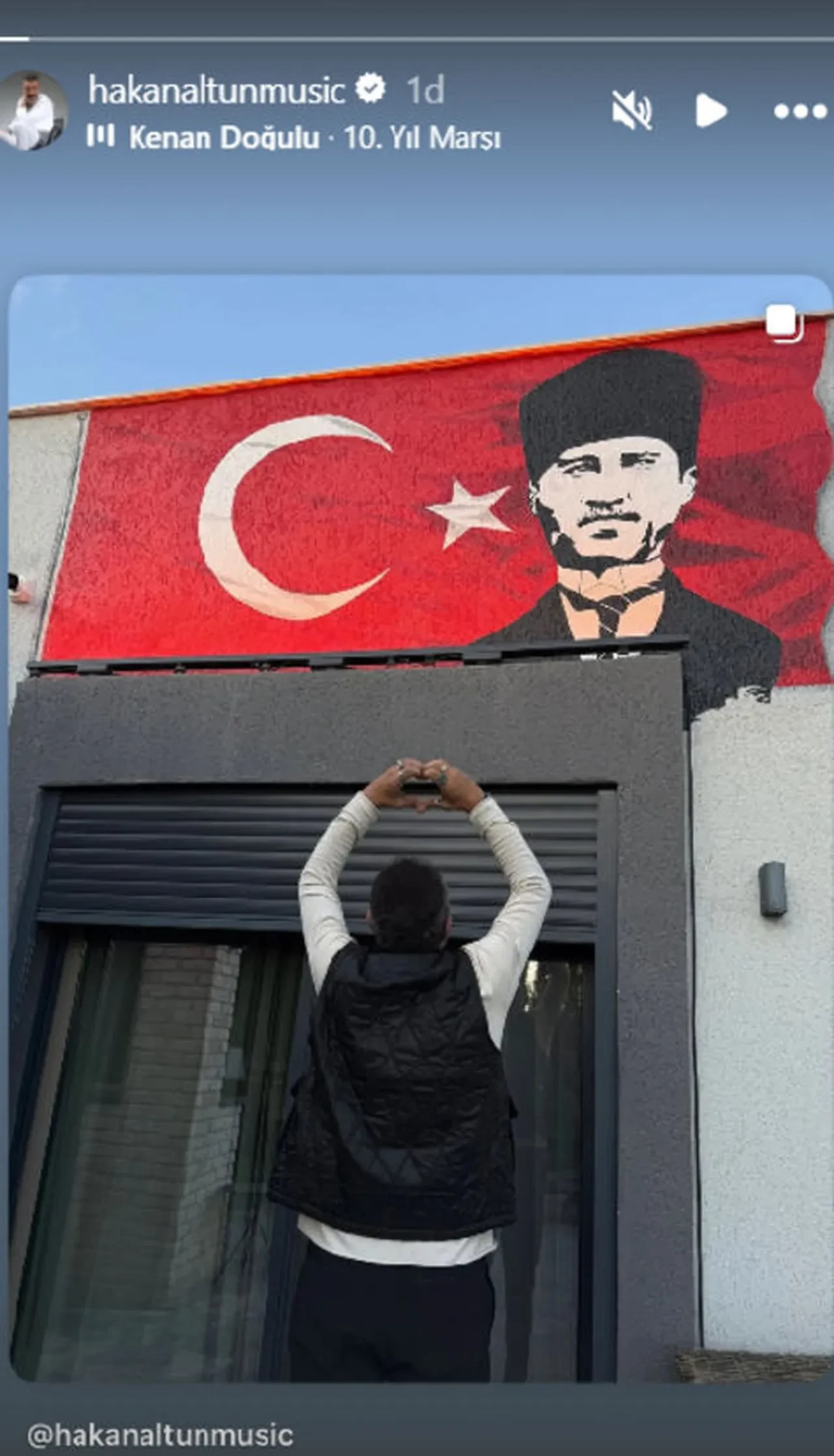 Ünlülerden 29 Ekim Cumhuriyet Bayramı mesajları