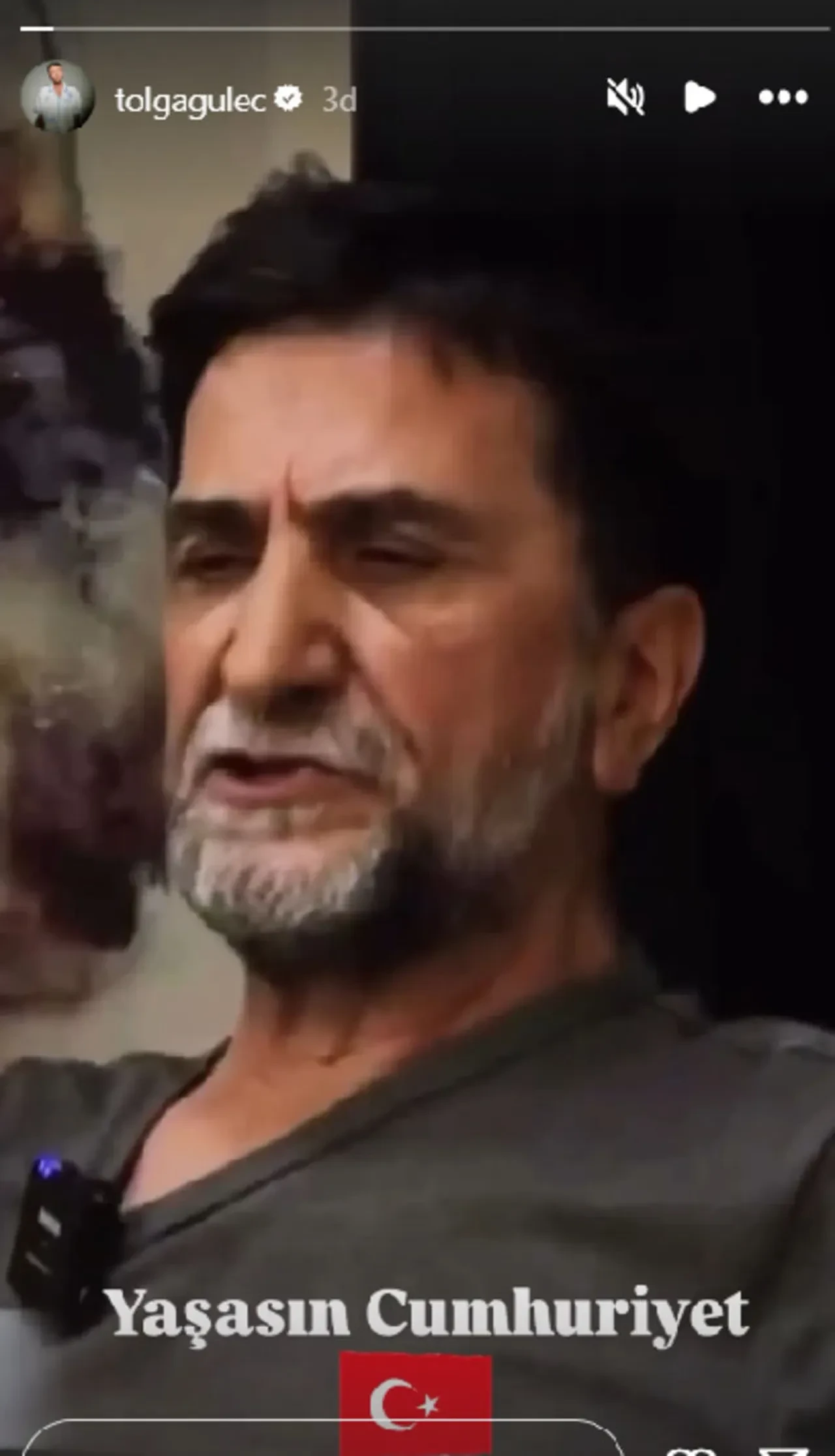 Ünlülerden 29 Ekim Cumhuriyet Bayramı mesajları