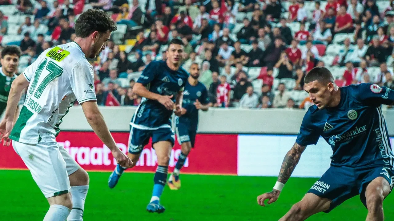Ziraat Türkiye Kupası'nda Bursaspor farklı kaybetti: Antalyaspor üst tura rahat yükseldi!