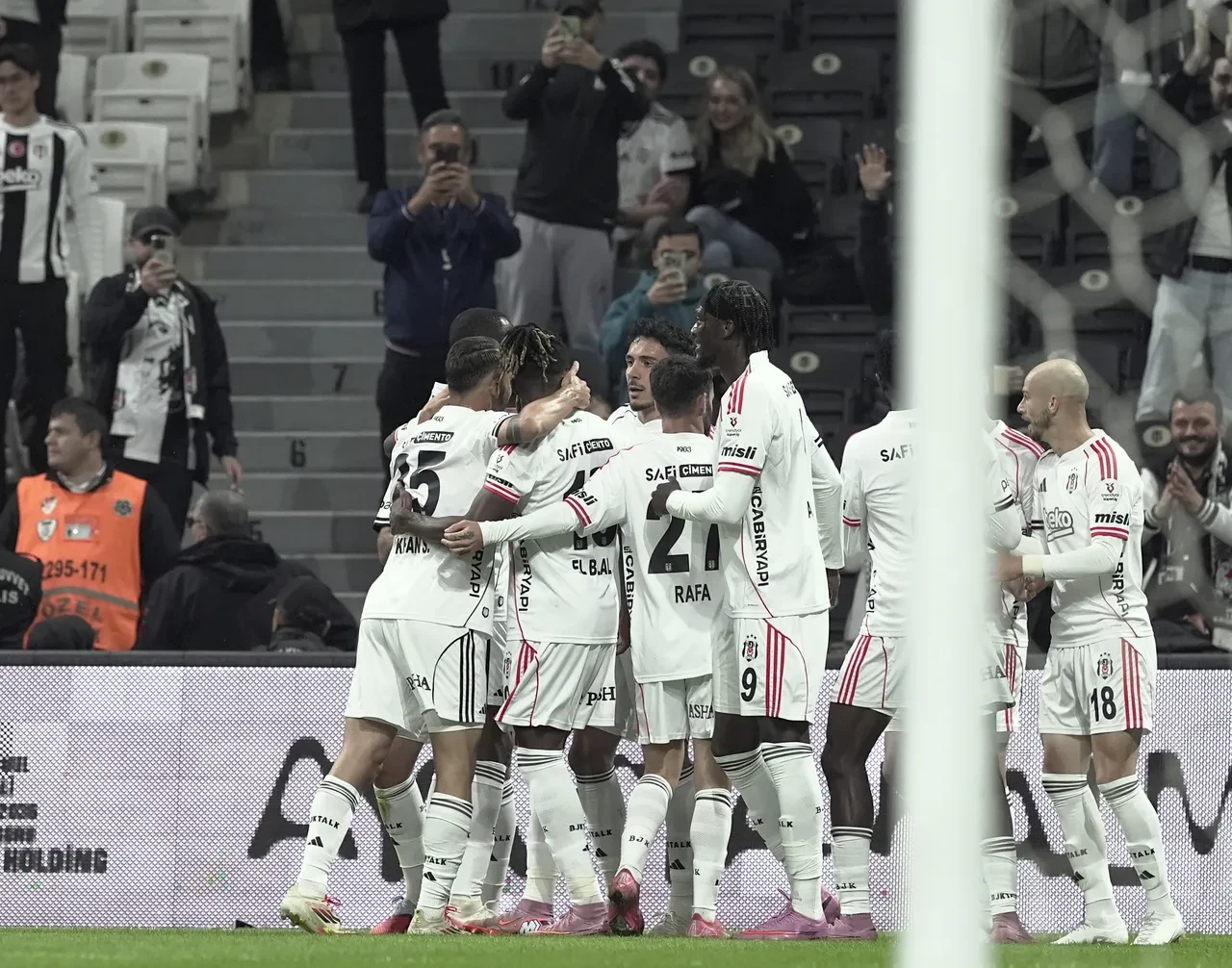 Beşiktaş'ta Tammy Abraham endişesi! Derbide oynayacak mı?