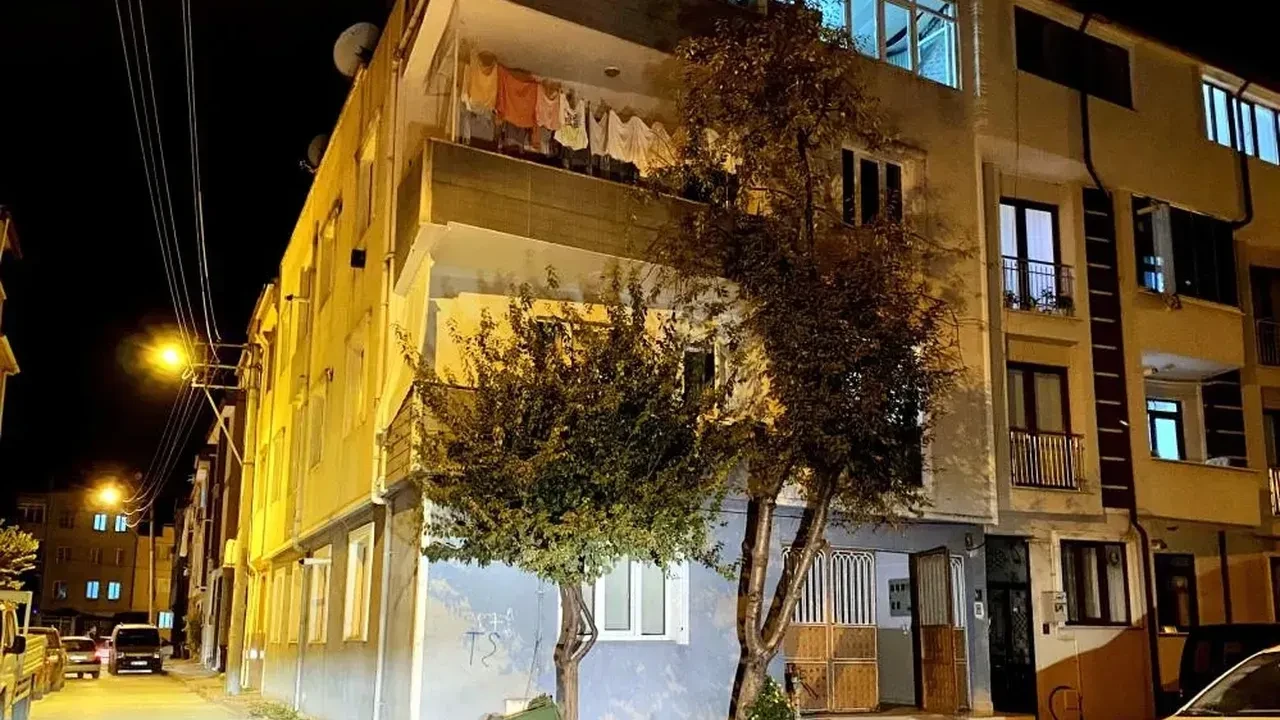 Bursa İnegöl’de korkunç kaza: Genç kız terastan düştü!