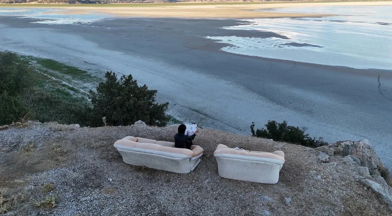 Eğirdir Gölü ikiye bölündü! Buzul çağından bu yana bir ilk yaşanıyor