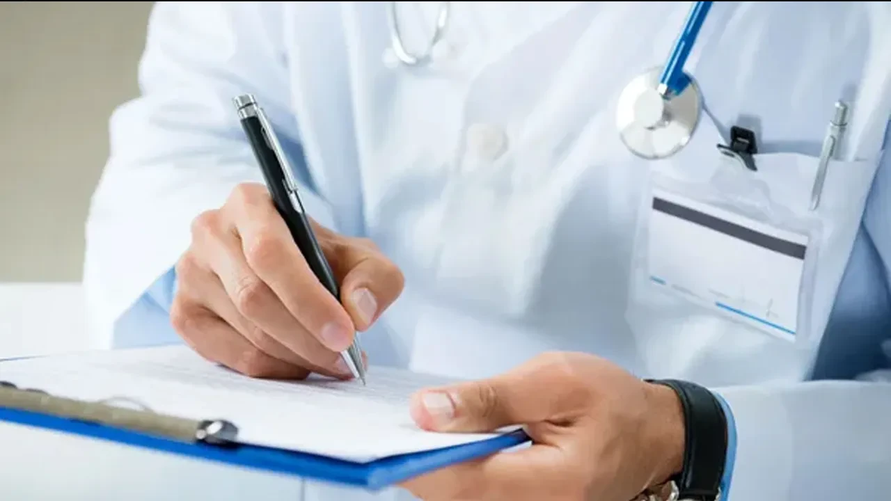 Doktorların el yazısı mahkemelik oldu, yasak geldi! Okunamayan rapor delil oldu