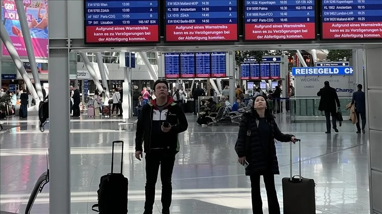 Dron krizi bu kez Almanya'da hava trafiğini durdurdu: Binlerce kişi havalimanında mahsur kaldı