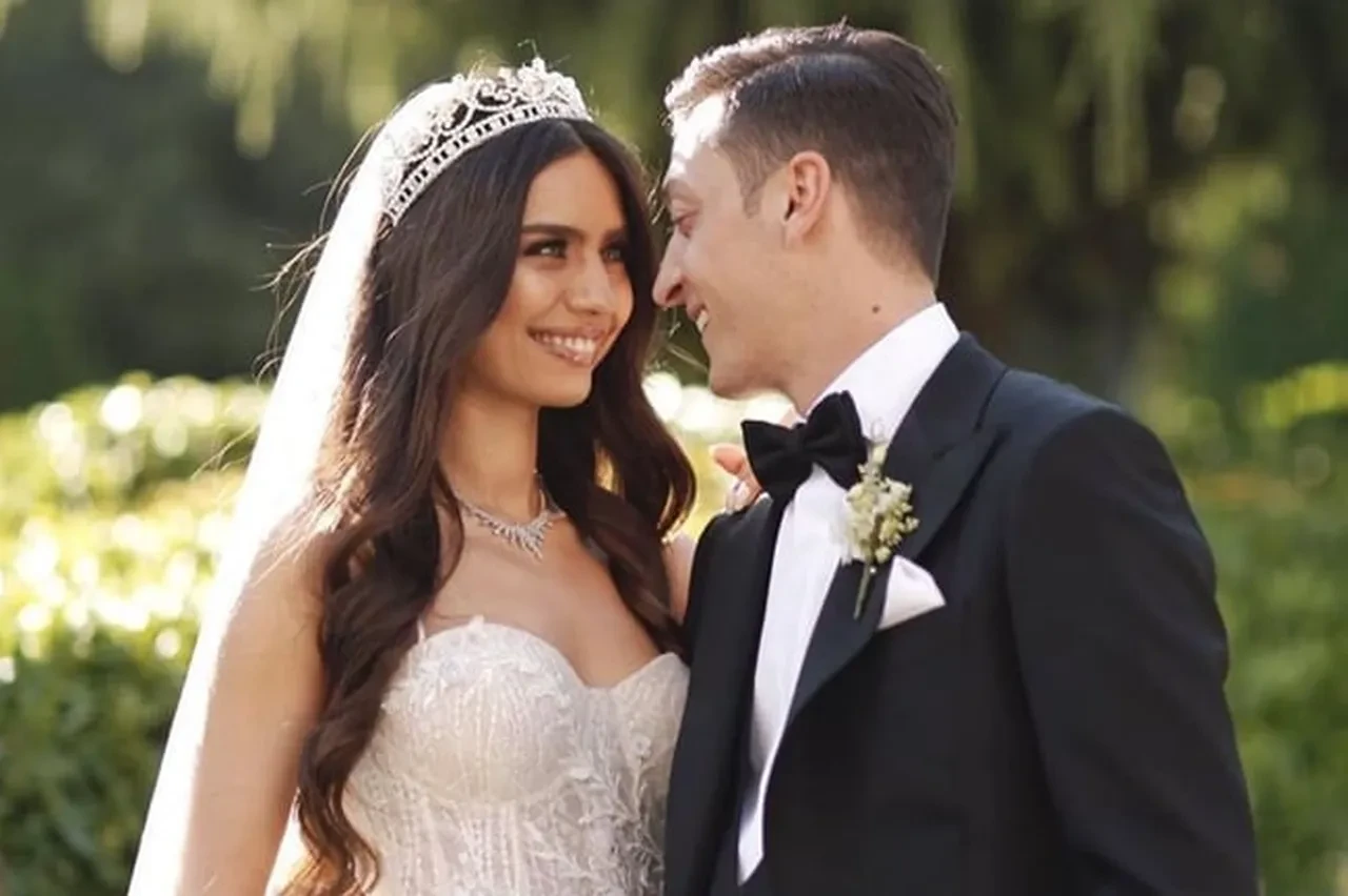 Ekranlara neden dönmediğini açıkladı! Amine Gülşe'ye Mesut Özil'den 'kıskançlık' vetosu