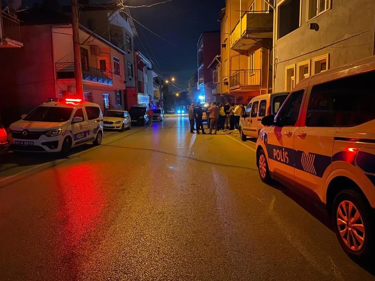 Eski eşinin evine gitti, bacağından vuruldu! 