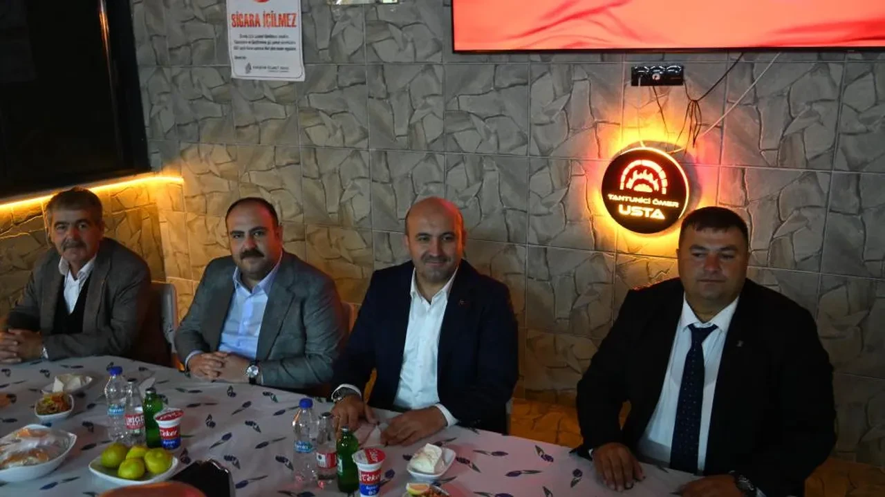 Eskişehir'de CHP'li Belediye Meclis Üyesi AK Parti'ye geçti