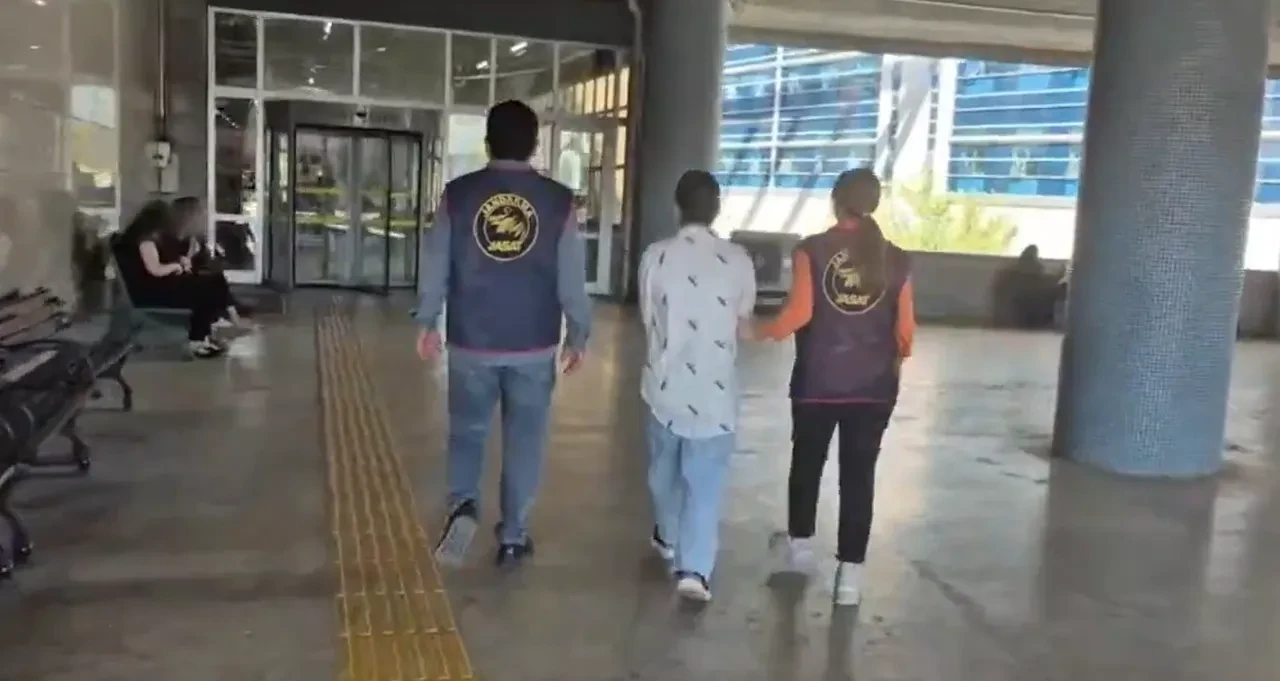 FETÖ'ye dev operasyon: Onlarca şüpheli yakalandı