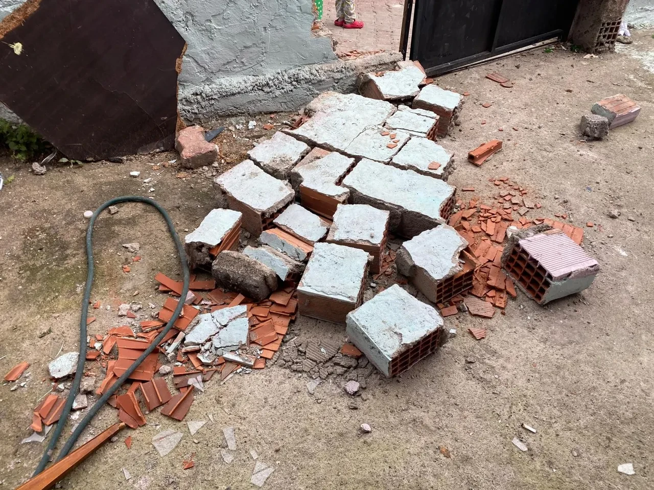 Hırsız nöbetinde yanlış alarm! Yanlışlıkla 6 kişiyi dövdüler