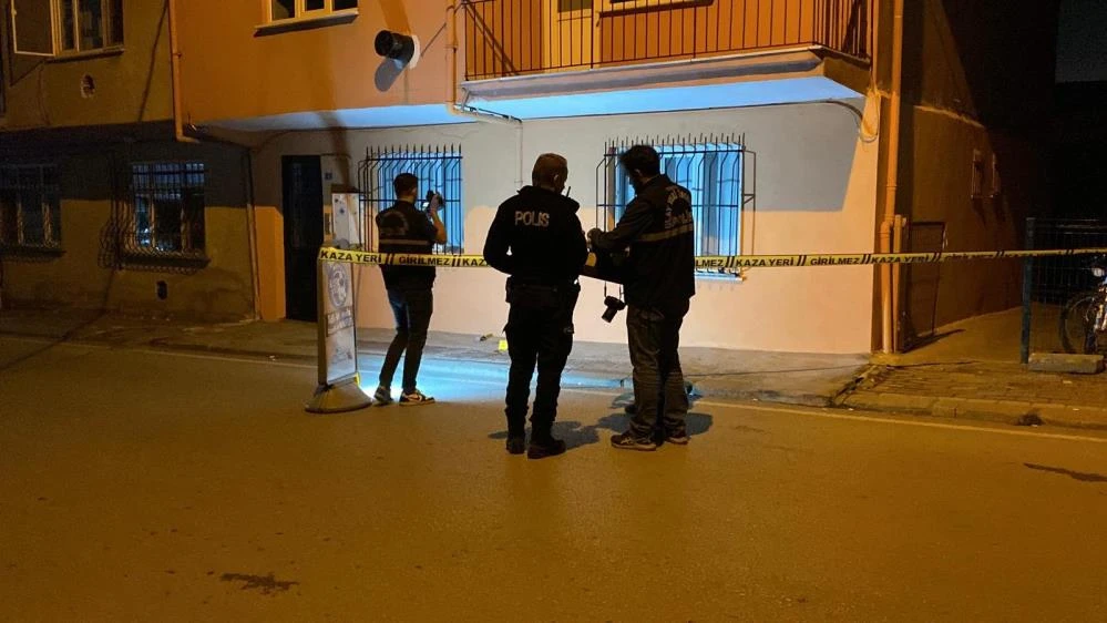 Kocaeli’de sokak ortasında silahlı saldırı: 1 kişi yaralandı