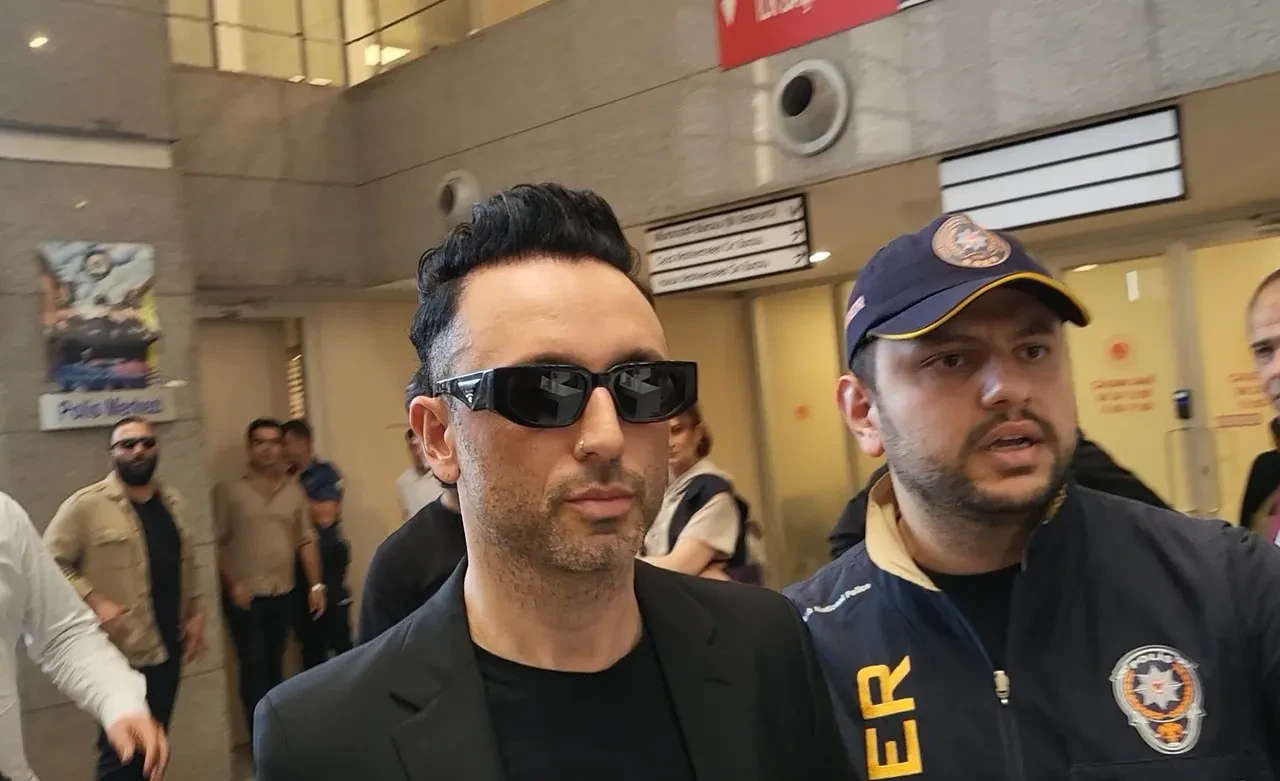 Mabel Matiz tutuklandı mı, hapis cezası mı aldı? Yasaklanan Perperişan şarkısı nedeniyle ceza talebi