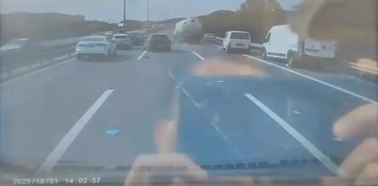 Motosikletli zincirleme kazaya neden oldu! Mikserin altında kalmaktan saniyelerle kurtuldu