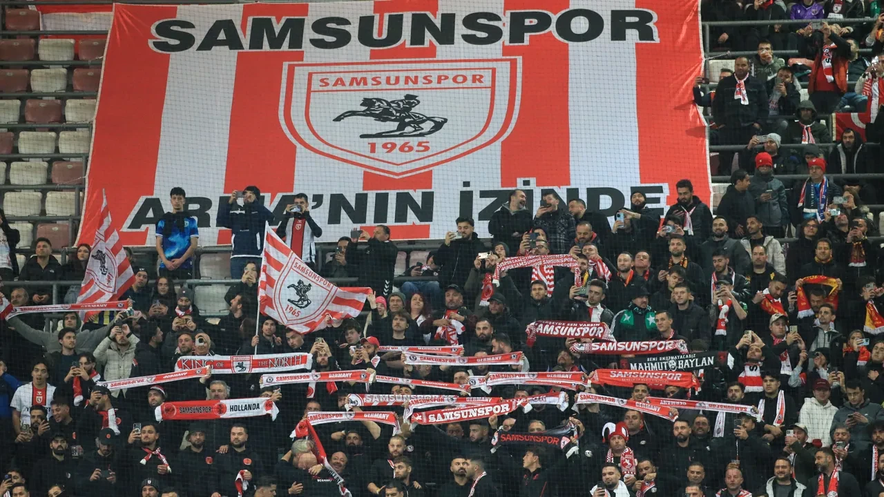 Samsunspor UEFA Konferans Ligi maçında Legia Varşova'yı evinde devirdi