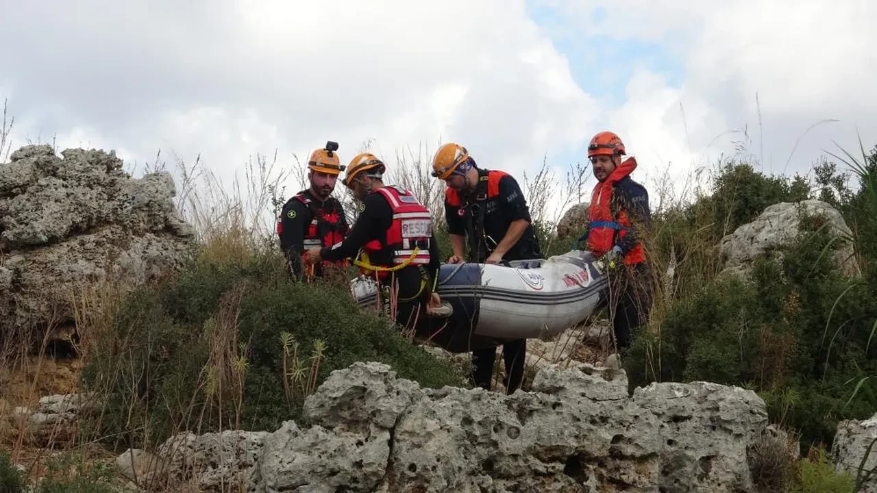 Suda cesetle karşılaşan çift dehşeti yaşadı! Çürümeye başlamış halde bulundu