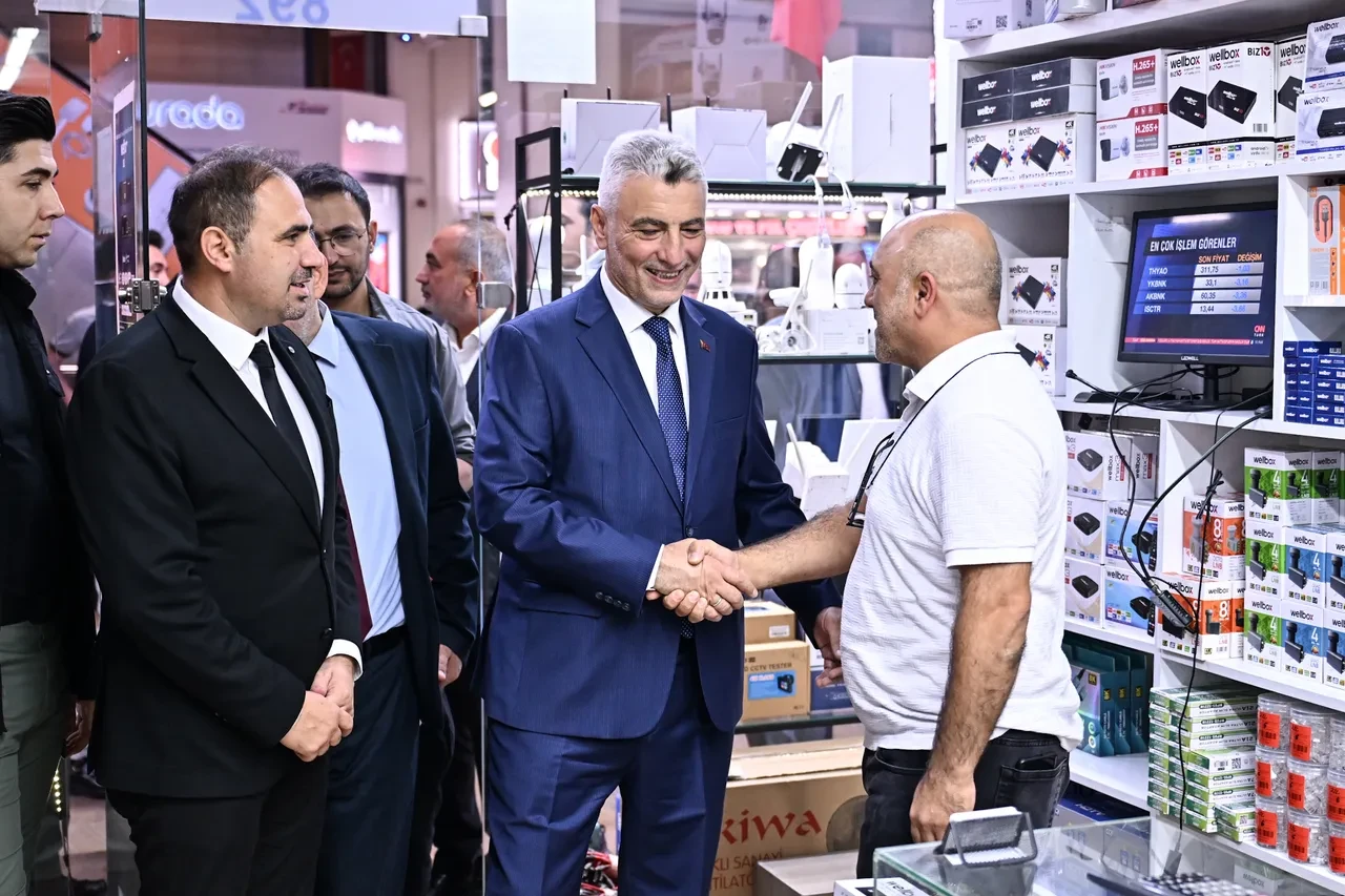 Türkiye ihracatta rekor kırdı: Bakan Bolat'tan finansman açıklaması