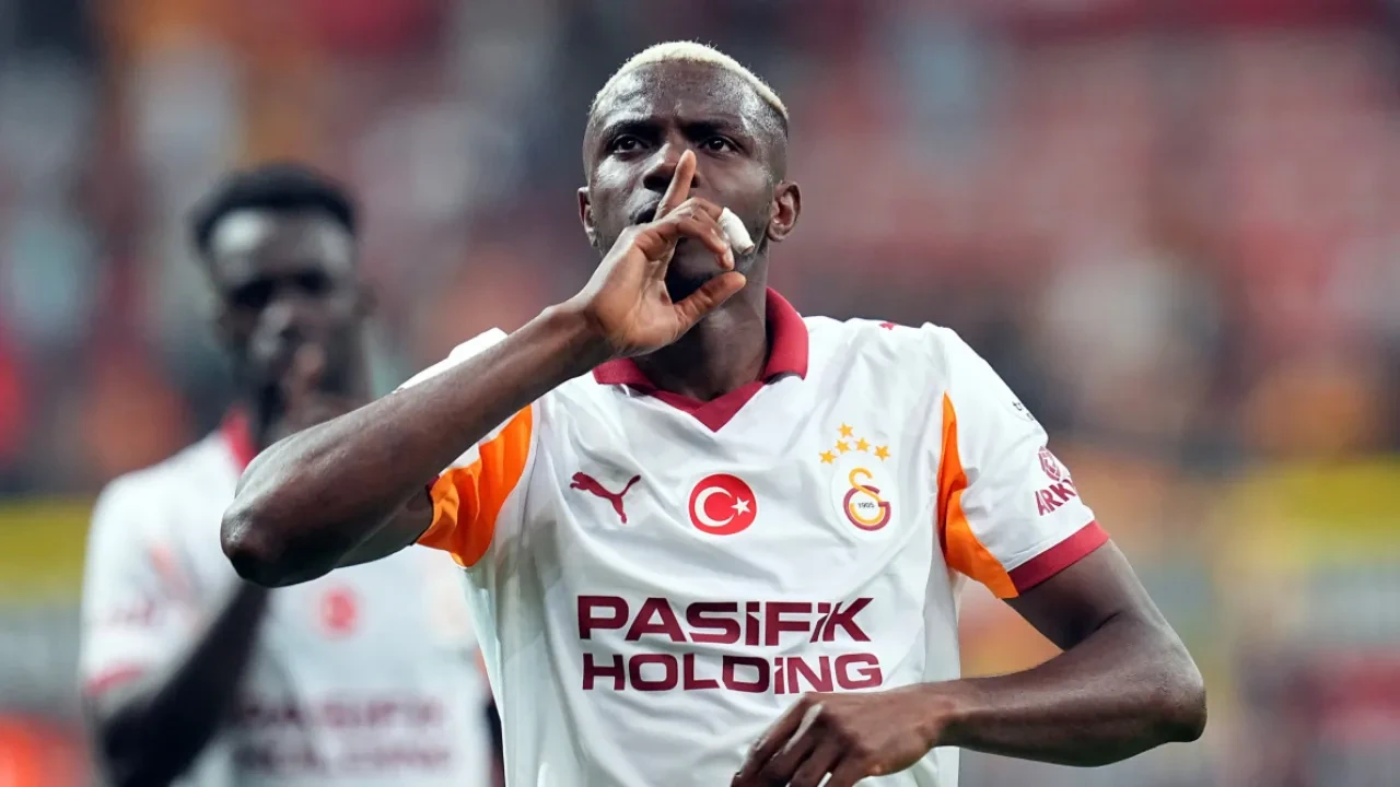 Victor Osimhen için İngiltere'de çarpıcı sözler: Galatasaray maçından sonra geri adım attı!