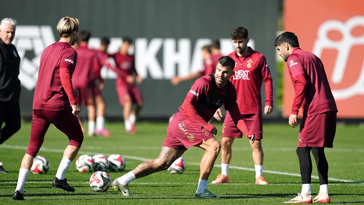 Ajax Galatasaray maçı saat kaçta hangi kanalda? Galatasaray maçı şifreli mi?