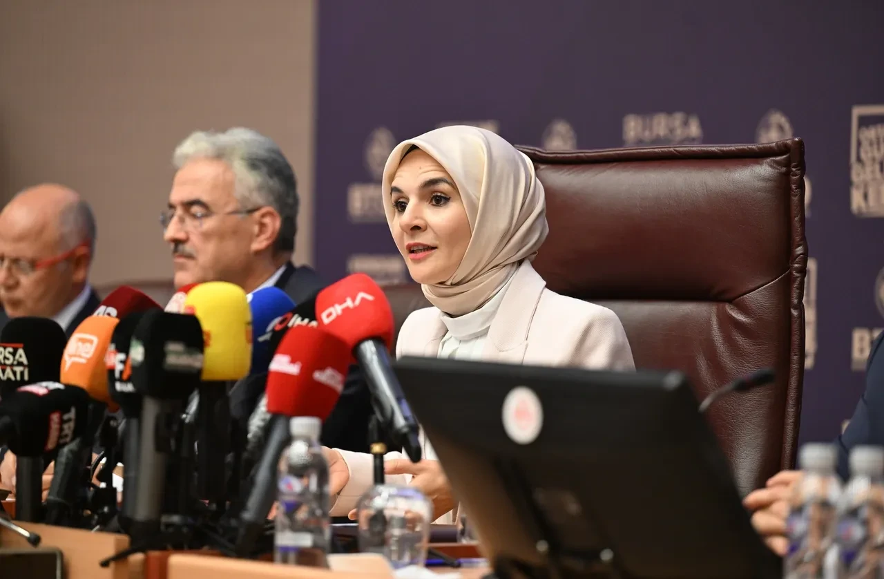 Bakan Göktaş tehlikeye dikkat çekti: 'Çalışacak gencimiz olmayacak!'