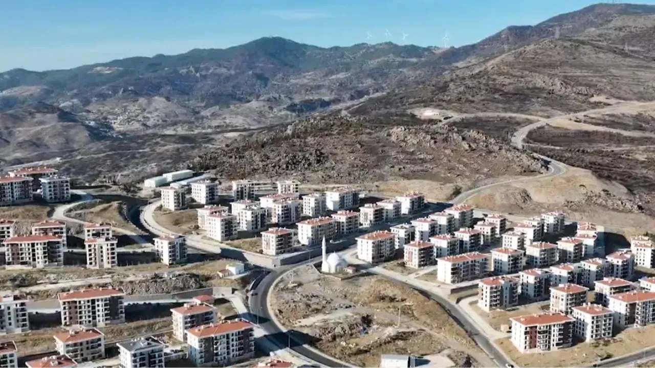 Bakan Kurum'dan İzmir depreminin paylaşımı! 'Hiç unutmadık, sözümüzü tutuk'