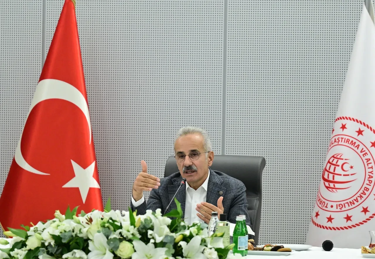 Bakan Uraloğlu müjdeyi verdi! Halkalı-İstanbul Havalimanı metrosuna geri sayım