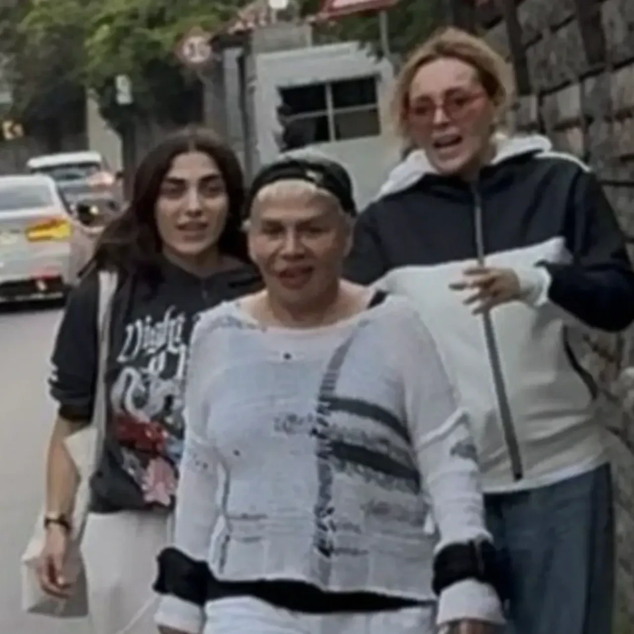 Emel Müftüoğlu, Sezen Aksu'nun son halini paylaştı! Saçlarını kazıtmıştı 