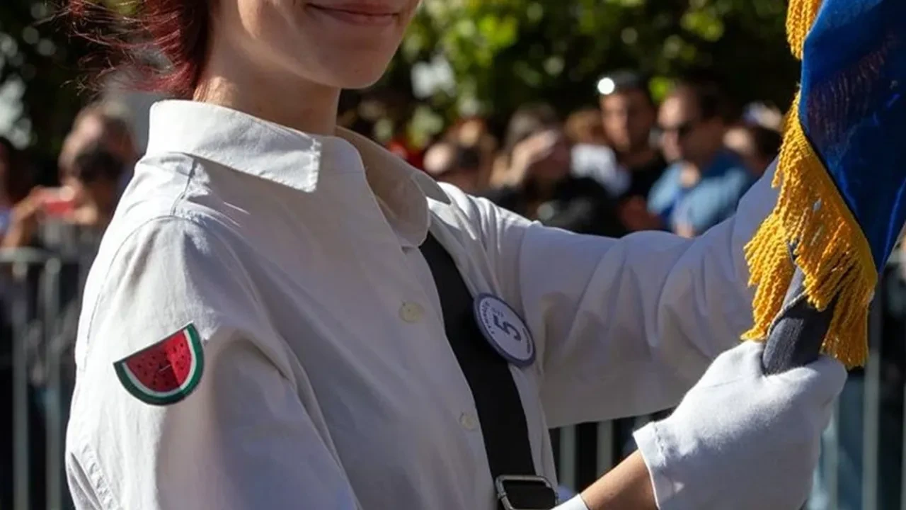 Filistin için takılan karpuz rozetine bile tahammül edemediler! Yunanistan'da tepki çeken soruşturma